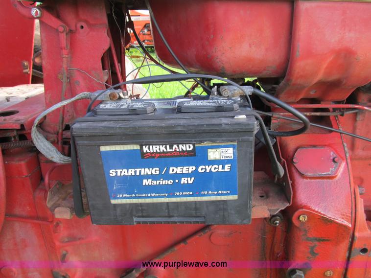 image for item B2686 1970 International Farmall 756 tractor