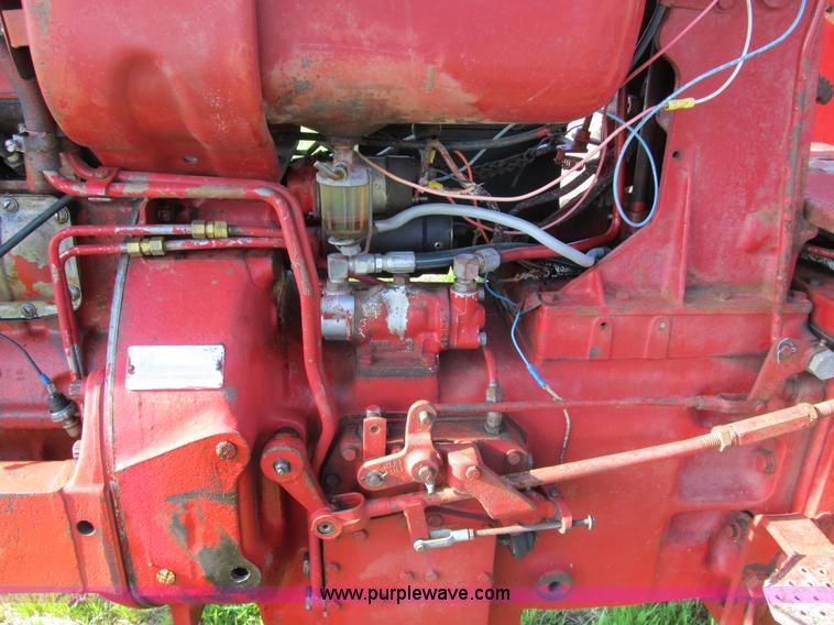 image for item B2686 1970 International Farmall 756 tractor
