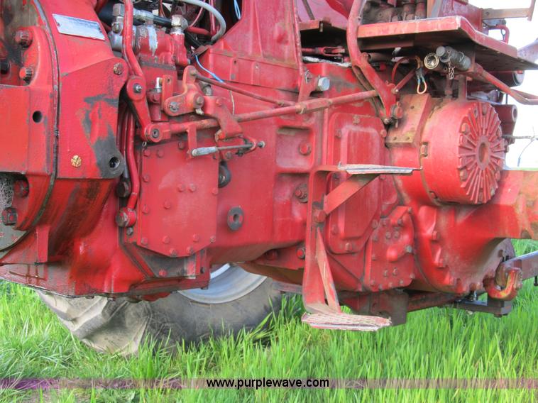 image for item B2686 1970 International Farmall 756 tractor