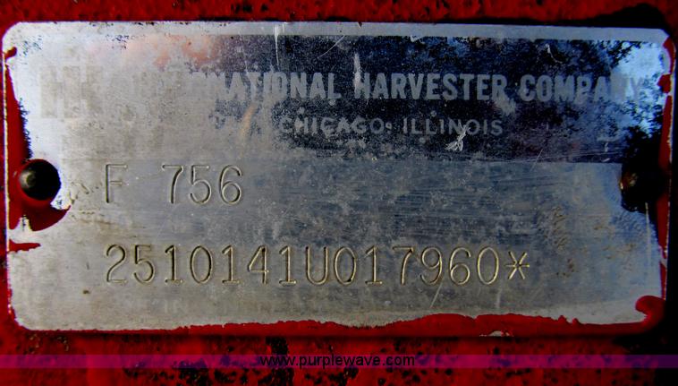 image for item B2686 1970 International Farmall 756 tractor