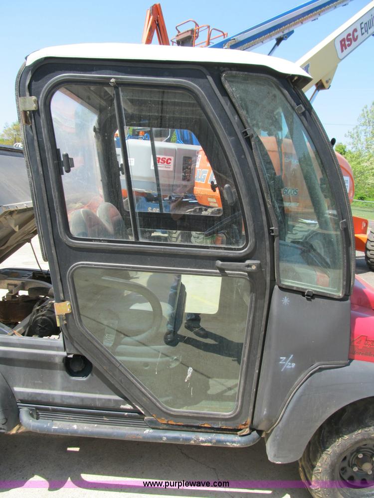 image for item B2693 2007 Club Car XRT1550G utility vehicle