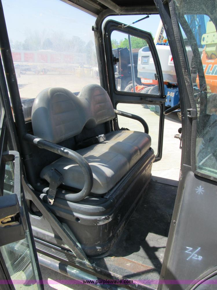 image for item B2693 2007 Club Car XRT1550G utility vehicle