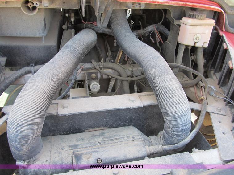 image for item B2693 2007 Club Car XRT1550G utility vehicle