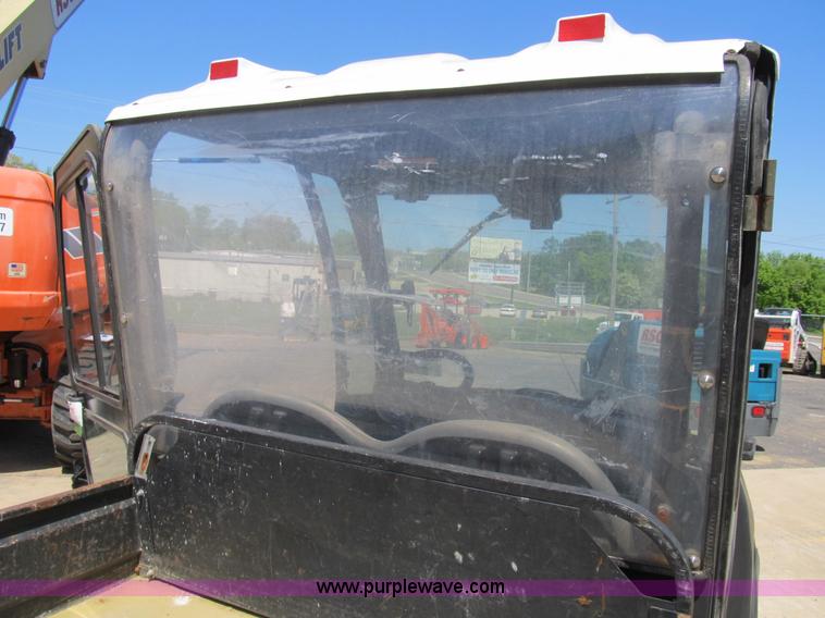image for item B2693 2007 Club Car XRT1550G utility vehicle