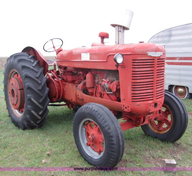 image for item B3165 International W9 tractor