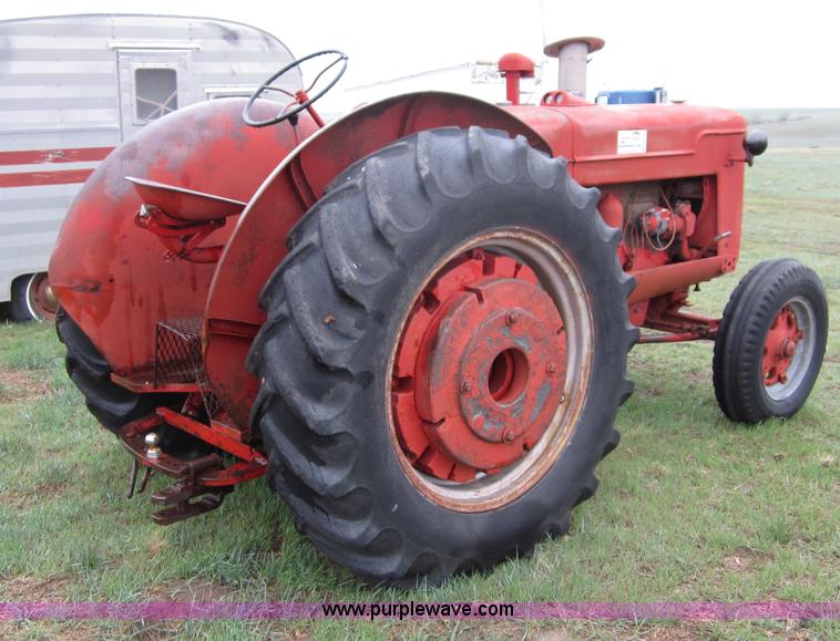 image for item B3165 International W9 tractor