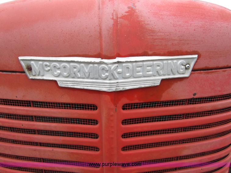 image for item B3165 International W9 tractor