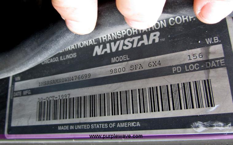 image for item B3168 1998 International 9800 semi truck