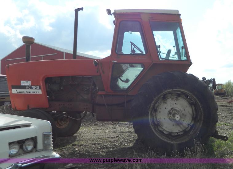 image for item B3600 Allis-Chalmers 7040 tractor