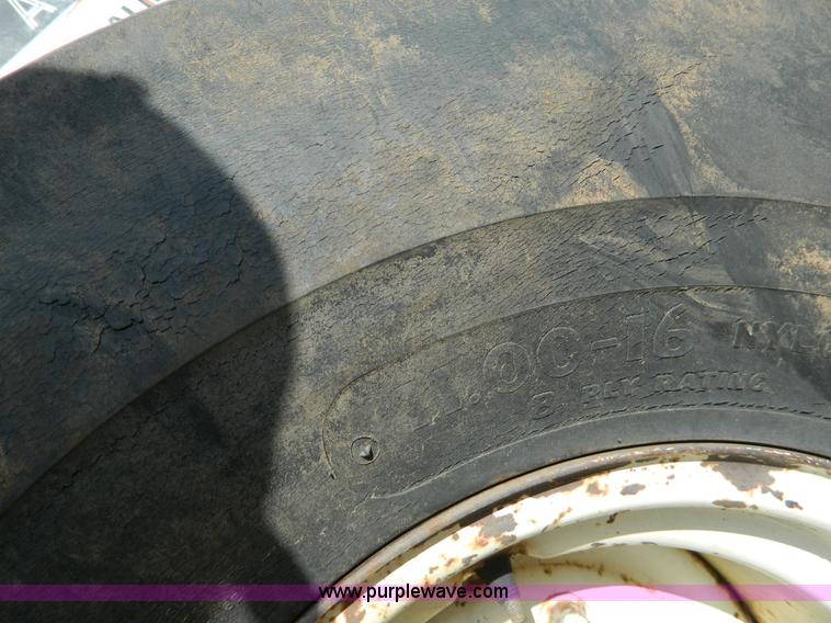 image for item B3600 Allis-Chalmers 7040 tractor