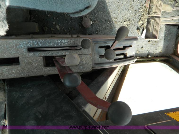 image for item B3600 Allis-Chalmers 7040 tractor