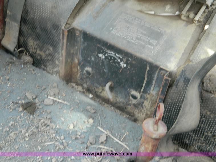 image for item B3600 Allis-Chalmers 7040 tractor