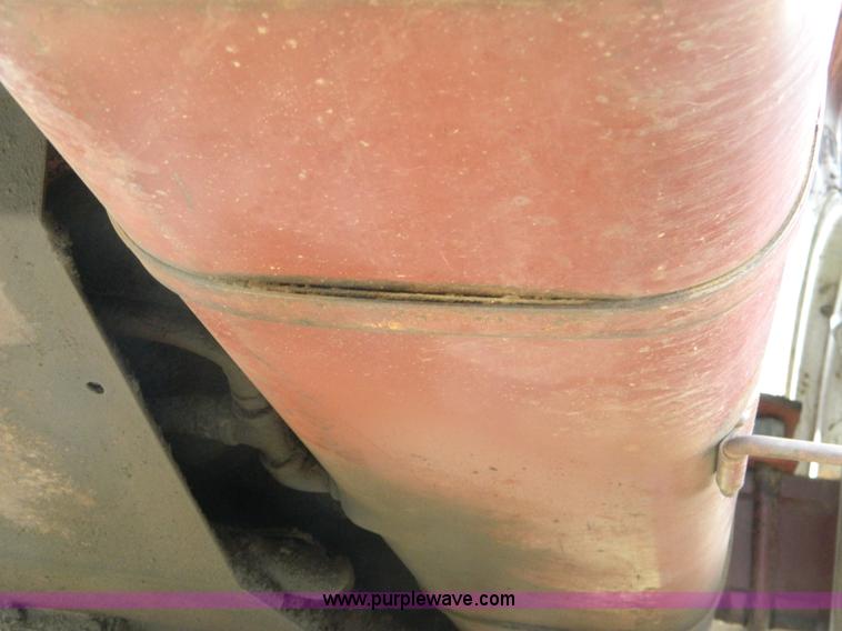 image for item B3600 Allis-Chalmers 7040 tractor