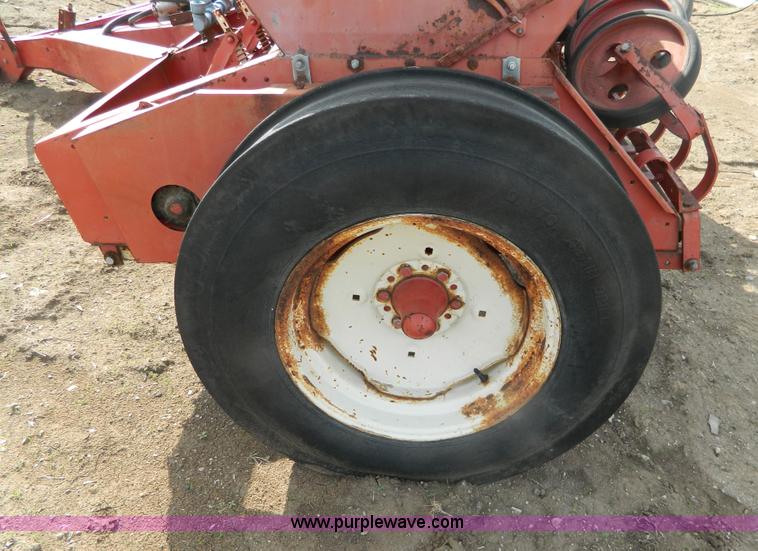 image for item B3603 IH 510 grain drill
