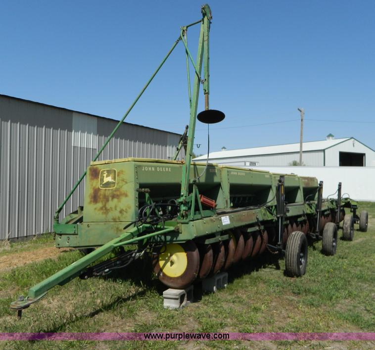 image for item B3604 (4) John Deere 9300 hoe drills