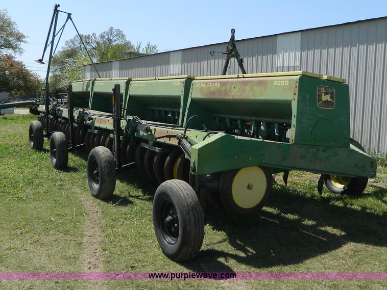 image for item B3604 (4) John Deere 9300 hoe drills
