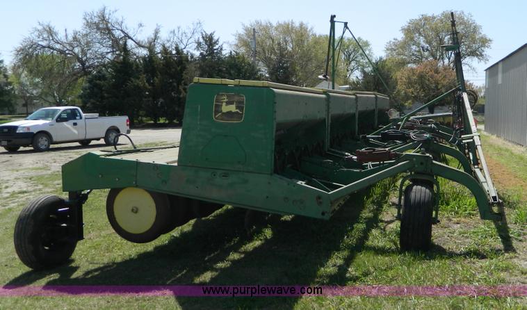 image for item B3604 (4) John Deere 9300 hoe drills