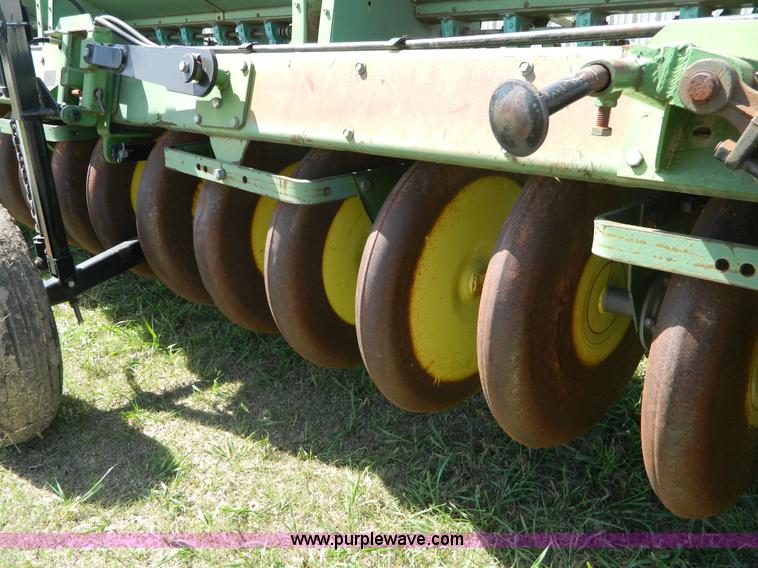 image for item B3604 (4) John Deere 9300 hoe drills