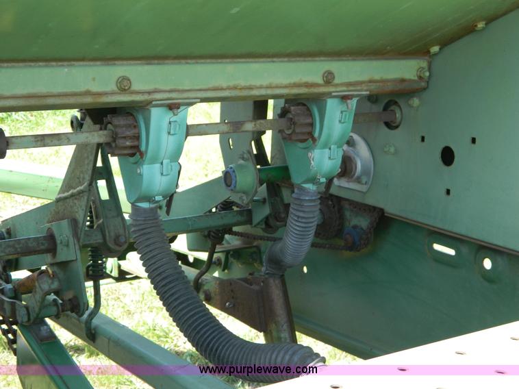 image for item B3604 (4) John Deere 9300 hoe drills