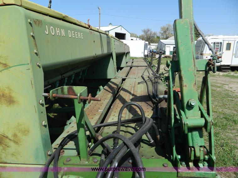 image for item B3604 (4) John Deere 9300 hoe drills