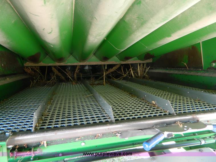 image for item B3610 1988 John Deere 7720 Titan II combine