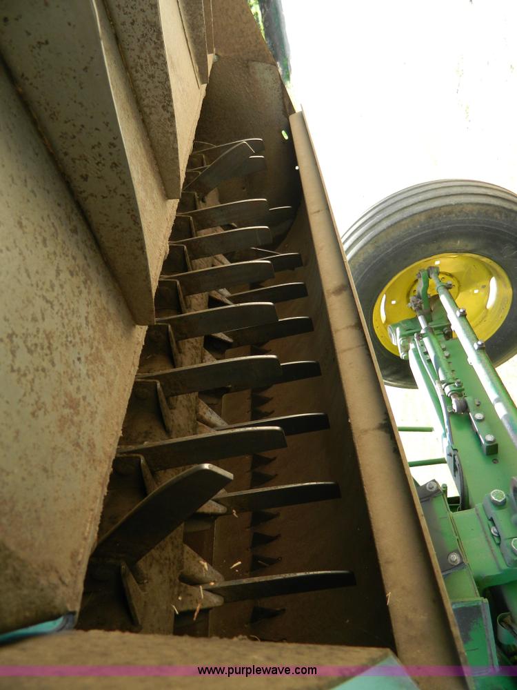 image for item B3610 1988 John Deere 7720 Titan II combine