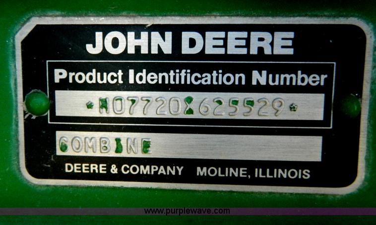 image for item B3610 1988 John Deere 7720 Titan II combine