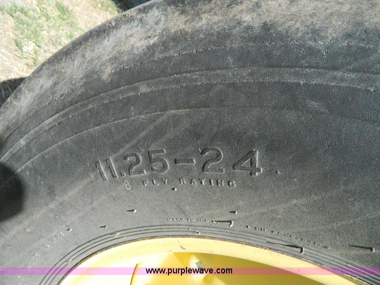 image for item B3610 1988 John Deere 7720 Titan II combine