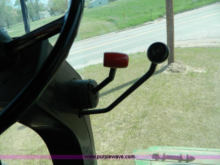 image for item B3610 1988 John Deere 7720 Titan II combine