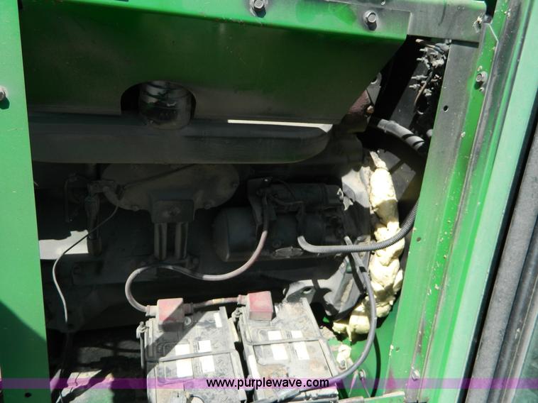 image for item B3610 1988 John Deere 7720 Titan II combine