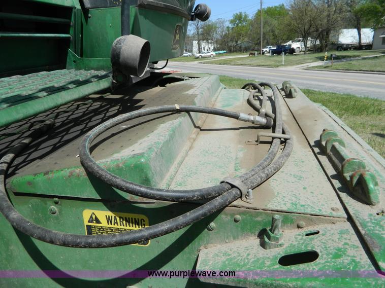 image for item B3610 1988 John Deere 7720 Titan II combine