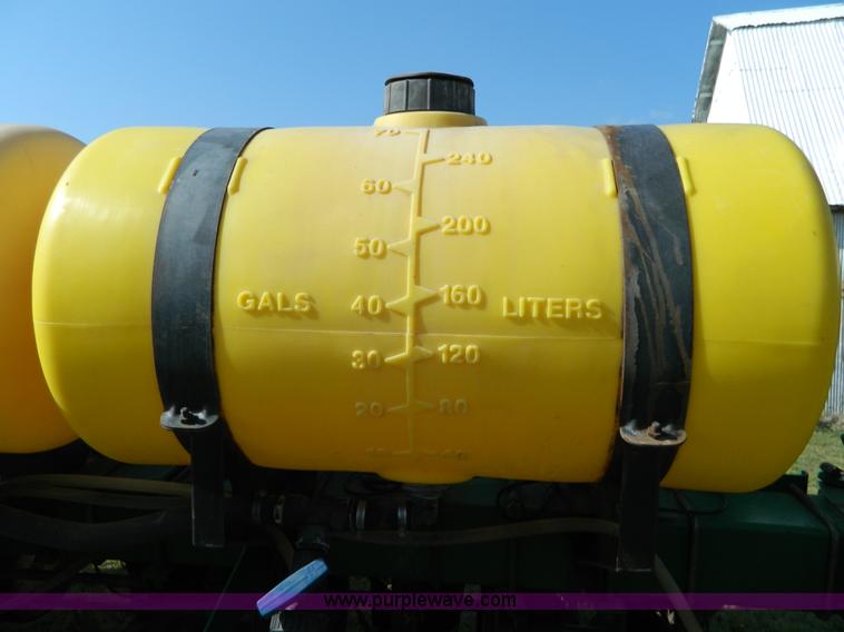 image for item B3611 John Deere 7200 8 row planter