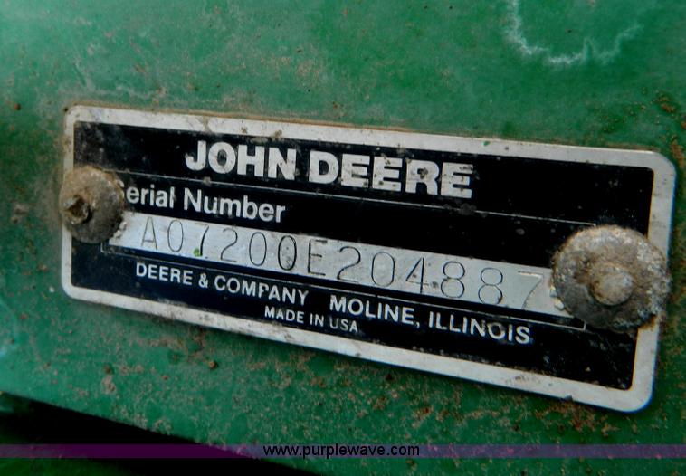 image for item B3611 John Deere 7200 8 row planter