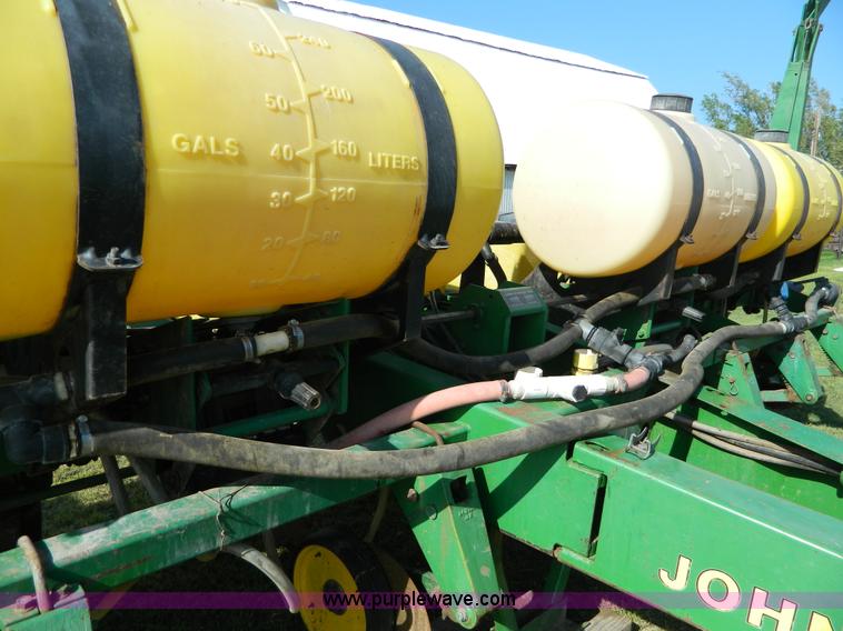 image for item B3611 John Deere 7200 8 row planter