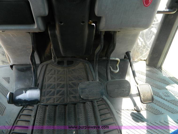 image for item B3620 1996 Allis Chalmers 8610 MFWD tractor