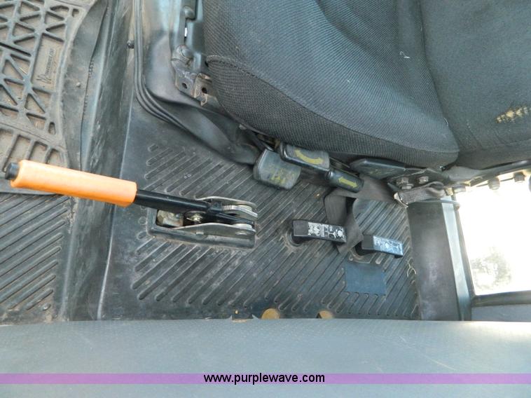 image for item B3620 1996 Allis Chalmers 8610 MFWD tractor