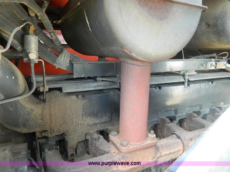 image for item B3620 1996 Allis Chalmers 8610 MFWD tractor