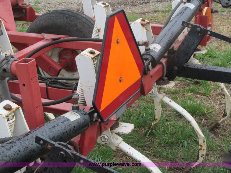 image for item B5113 Wil-Rich 2500 21' field cultivator