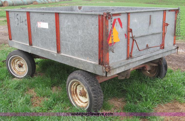 image for item B5114 Nu-bilt 5025A grain wagon