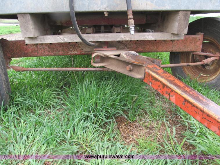 image for item B5114 Nu-bilt 5025A grain wagon