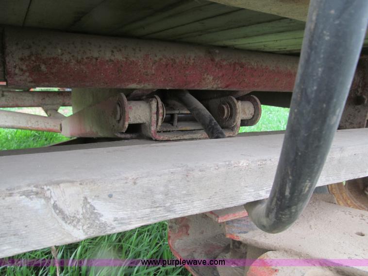 image for item B5114 Nu-bilt 5025A grain wagon