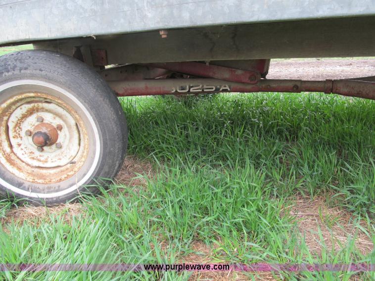 image for item B5114 Nu-bilt 5025A grain wagon