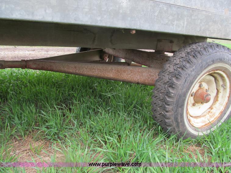 image for item B5114 Nu-bilt 5025A grain wagon