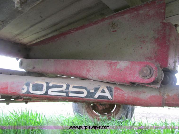 image for item B5114 Nu-bilt 5025A grain wagon