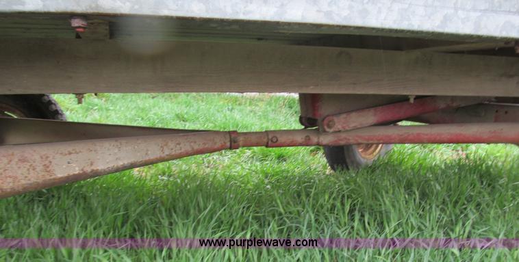 image for item B5114 Nu-bilt 5025A grain wagon