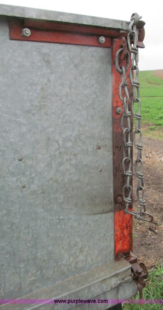 image for item B5114 Nu-bilt 5025A grain wagon
