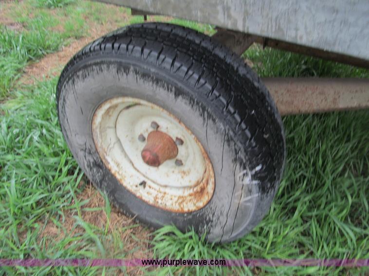 image for item B5114 Nu-bilt 5025A grain wagon