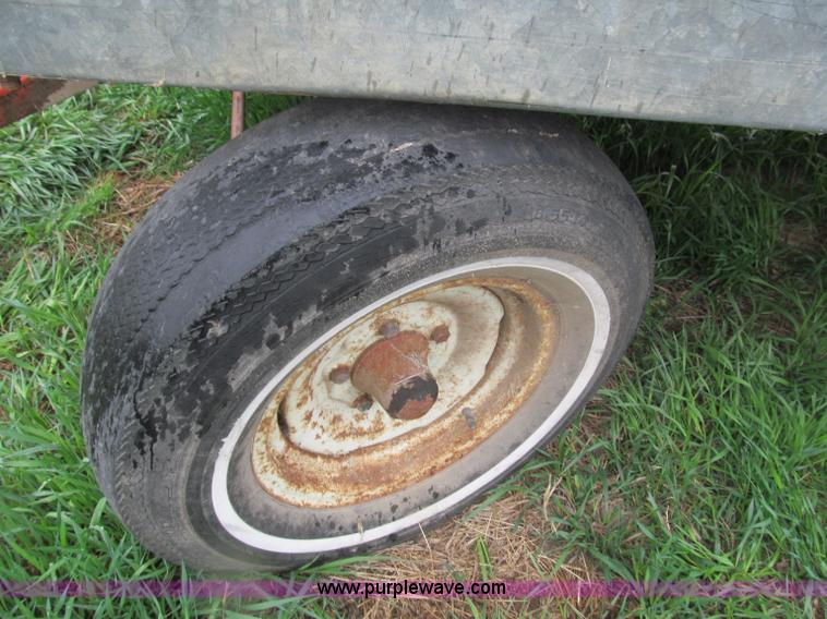 image for item B5114 Nu-bilt 5025A grain wagon