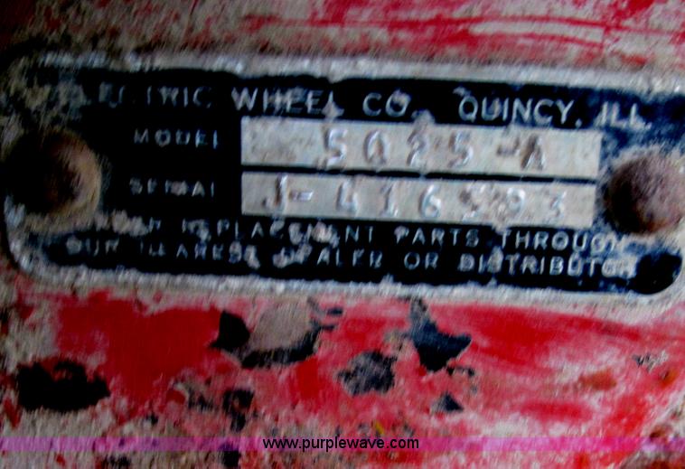 image for item B5114 Nu-bilt 5025A grain wagon