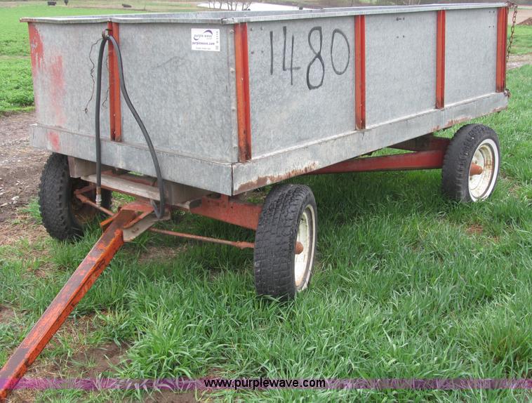 image for item B5115 Lindsay 5025A towable grain wagon